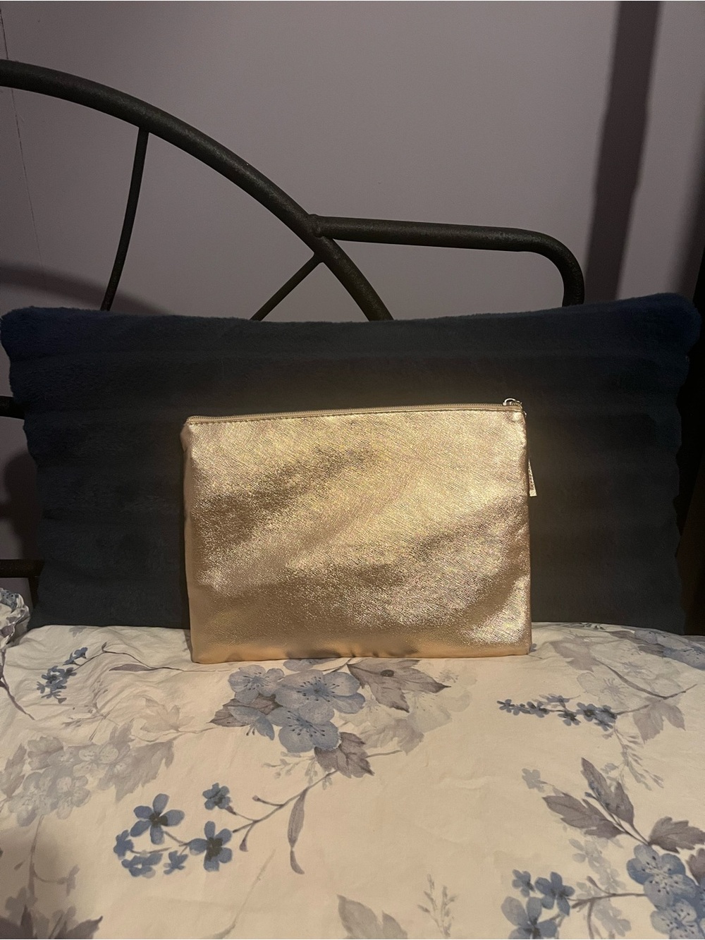 Bebe Pouch - Picture 3 of 6